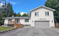 13 BATHURST STREET  Ottawa, ON K2W 1A7