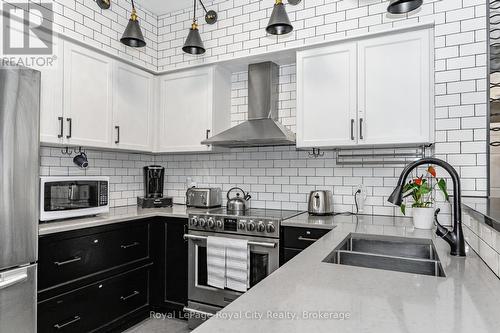 102 - 308 WATSON PARKWAY N  Guelph (Grange Road), ON N1E 0G7