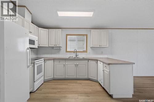 119 Railway Avenue, Kinistino, SK 