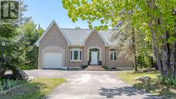421 COLLINS DRIVE North Bay (Airport), ON P1B 8G3