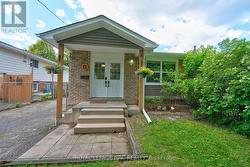 17 ALLAN DRIVE  St. Catharines (Fairview), ON L2N 5S4