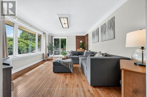 39 CEDAR STREET  Guelph (Dovercliffe Park/Old University), ON N1G 1B9