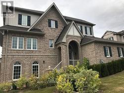 3 BENJAMIN WAY Whitby, ON L1N 0K7