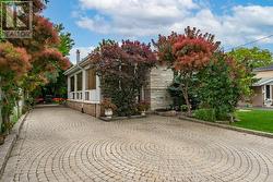 87 HULLMAR DRIVE  Toronto, ON M3N 2E2