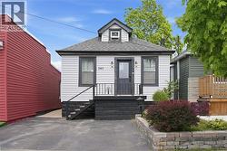 141 MCANULTY Boulevard  Hamilton, ON L8H 3H6