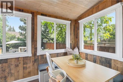 141 Mcanulty Boulevard, Hamilton, ON - Indoor Photo Showing Dining Room