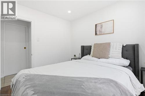 141 Mcanulty Boulevard, Hamilton, ON - Indoor Photo Showing Bedroom