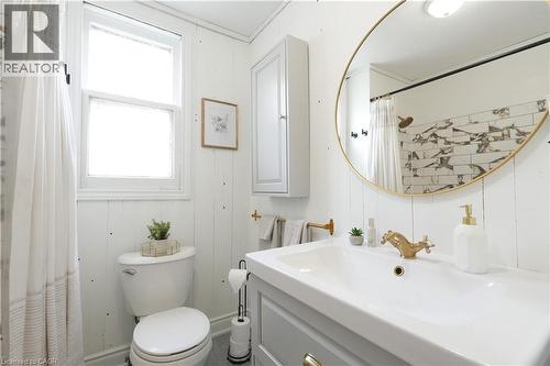 141 Mcanulty Boulevard, Hamilton, ON - Indoor Photo Showing Bathroom