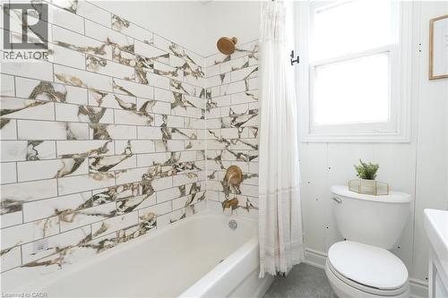 141 Mcanulty Boulevard, Hamilton, ON - Indoor Photo Showing Bathroom
