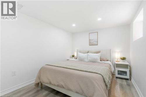 141 Mcanulty Boulevard, Hamilton, ON - Indoor Photo Showing Bedroom