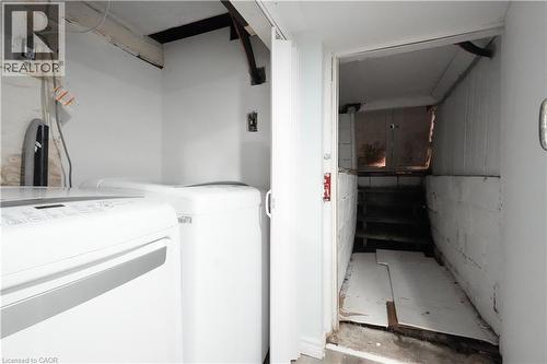 141 Mcanulty Boulevard, Hamilton, ON - Indoor Photo Showing Laundry Room