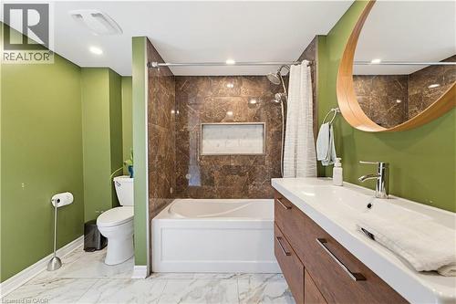 1390 Mckenzie Road, Caledonia, ON - Indoor Photo Showing Bathroom