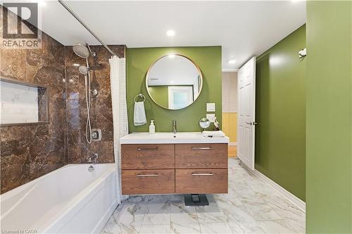 1390 Mckenzie Road, Caledonia, ON - Indoor Photo Showing Bathroom