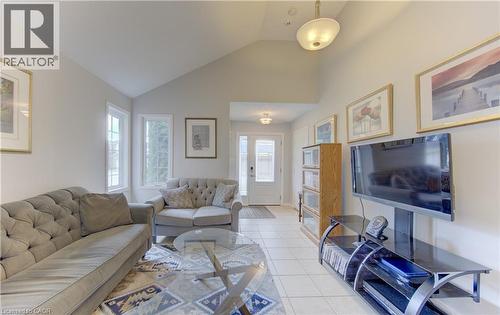 460 Langlaw Drive, Cambridge, ON - Indoor Photo Showing Living Room