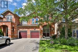 715 JOHN COLE COURT Newmarket, ON L3Y 5V7
