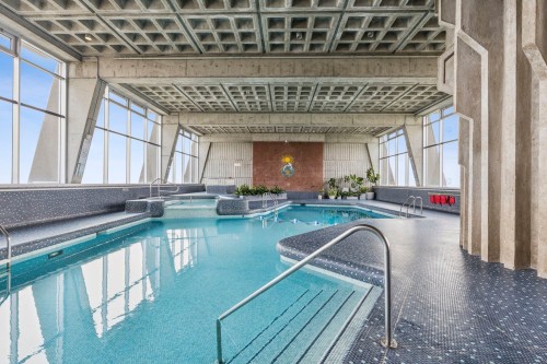 Pool - 210-3535 Av. Papineau, Montréal (Le Plateau-Mont-Royal), QC 