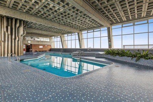 Pool - 210-3535 Av. Papineau, Montréal (Le Plateau-Mont-Royal), QC 