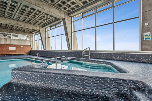 Pool - 210-3535 Av. Papineau, Montréal (Le Plateau-Mont-Royal), QC 