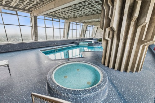 Pool - 210-3535 Av. Papineau, Montréal (Le Plateau-Mont-Royal), QC 