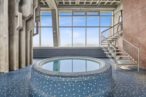 Pool - 210-3535 Av. Papineau, Montréal (Le Plateau-Mont-Royal), QC 
