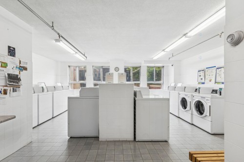 Laundry - 210-3535 Av. Papineau, Montréal (Le Plateau-Mont-Royal), QC 
