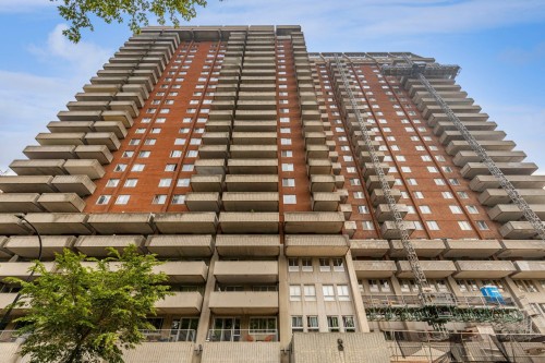 Front of Structure - 210-3535 Av. Papineau, Montréal (Le Plateau-Mont-Royal), QC 