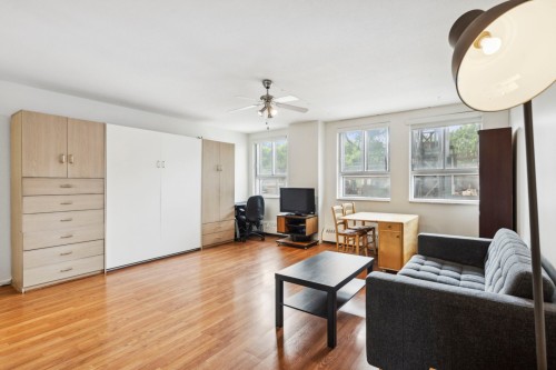 Living Room - 210-3535 Av. Papineau, Montréal (Le Plateau-Mont-Royal), QC 