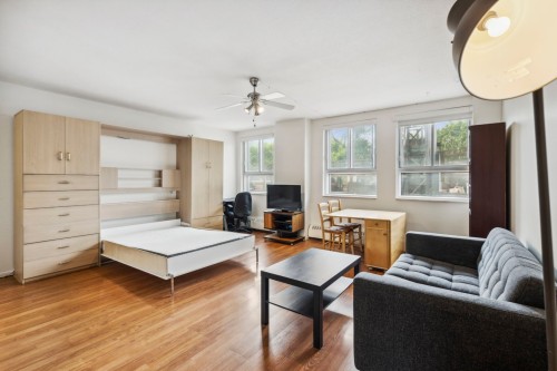 Living Room - 210-3535 Av. Papineau, Montréal (Le Plateau-Mont-Royal), QC 