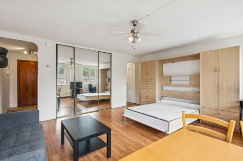Living Room - 210-3535 Av. Papineau, Montréal (Le Plateau-Mont-Royal), QC 