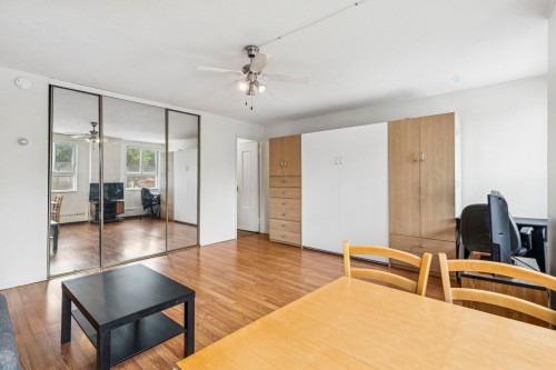 Living Room - 210-3535 Av. Papineau, Montréal (Le Plateau-Mont-Royal), QC 