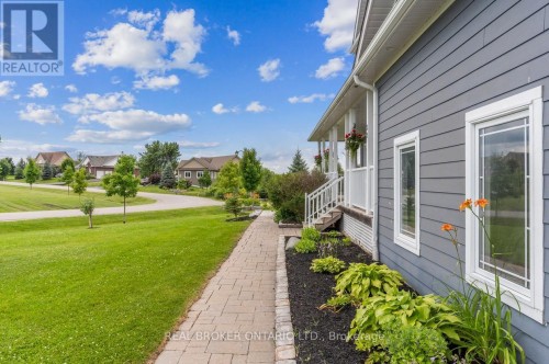 27 Bagshaw Crescent, Uxbridge, ON 