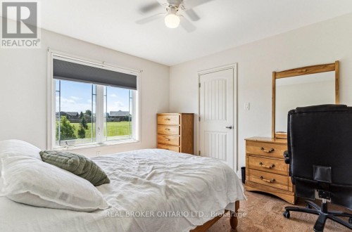 27 Bagshaw Crescent, Uxbridge, ON 