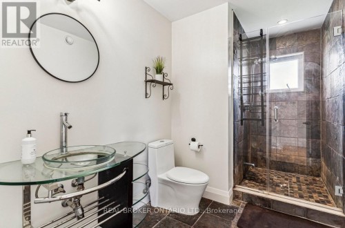 27 Bagshaw Crescent, Uxbridge, ON 