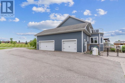 27 Bagshaw Crescent, Uxbridge, ON 
