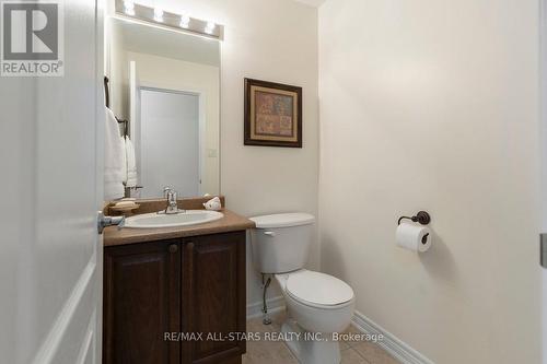 Main floor powder room - 52 Oasis Way, Markham, ON 