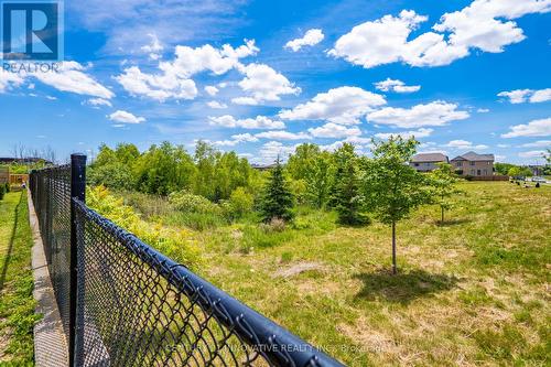 4 Midhurst Heights, Hamilton, ON 