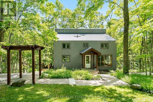 46 HURONWOODS DRIVE  Oro-Medonte, ON L0K 1E0