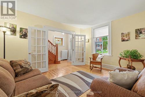 101 Drummond Street E, Perth, ON - Indoor Photo Showing Living Room