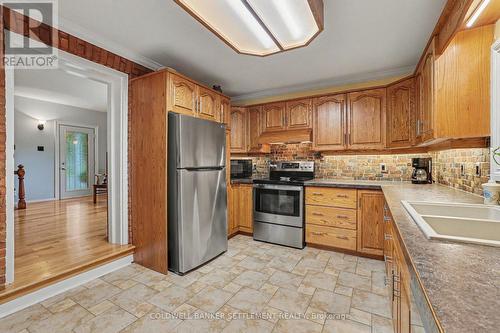 101 Drummond Street E, Perth, ON - Indoor Photo Showing Kitchen With Double Sink