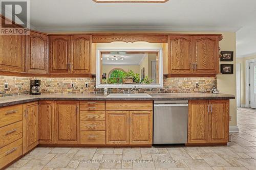 101 Drummond Street E, Perth, ON - Indoor Photo Showing Kitchen