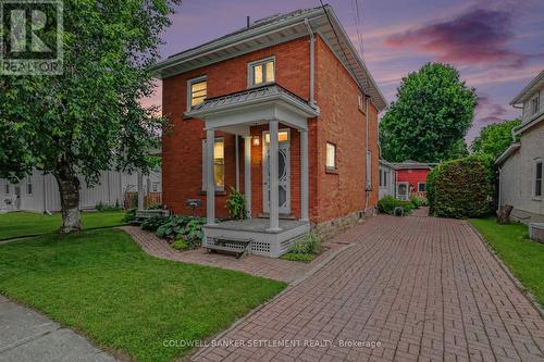 101 Drummond Street E, Perth, ON - Outdoor
