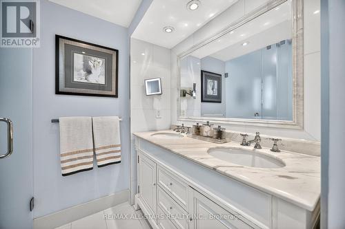 Primary Bedroom Ensuite - 30 Edgewood Crescent, Toronto, ON 