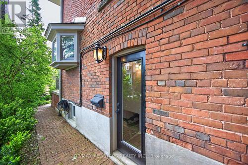 Side Yard - 30 Edgewood Crescent, Toronto, ON 