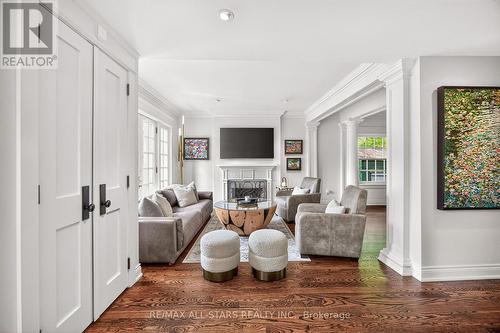 30 Edgewood Crescent, Toronto, ON 