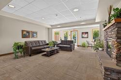 Beautiful front foyer - 