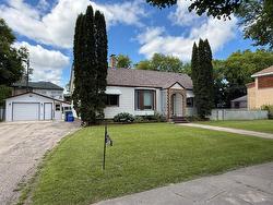 59 2nd Street SW  Portage La Prairie, MB R1N 2A2