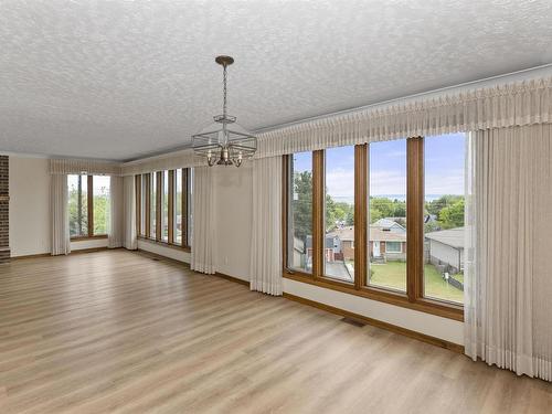 110 Albany Street, Thunder Bay, ON 
