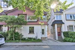 44 WESTLAKE AVENUE Toronto, ON M4C 4P8