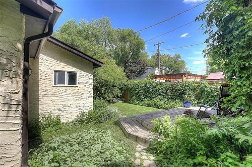 967 Grosvenor Ave, Winnipeg, MB 