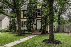 378 Woodlawn ST  Winnipeg, MB R3J 2J1